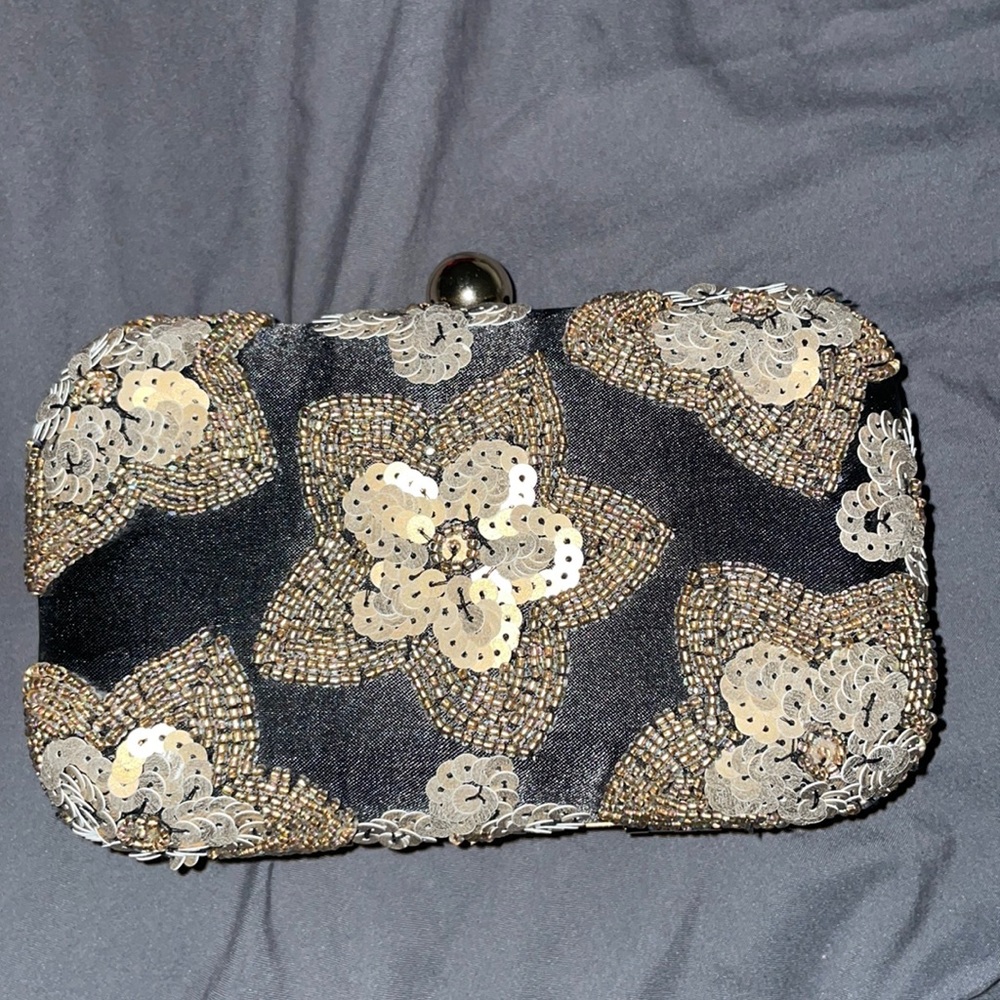 Clutch Small-gold Bead Applique Jewel gold Metal Frame lift-clasp closure.